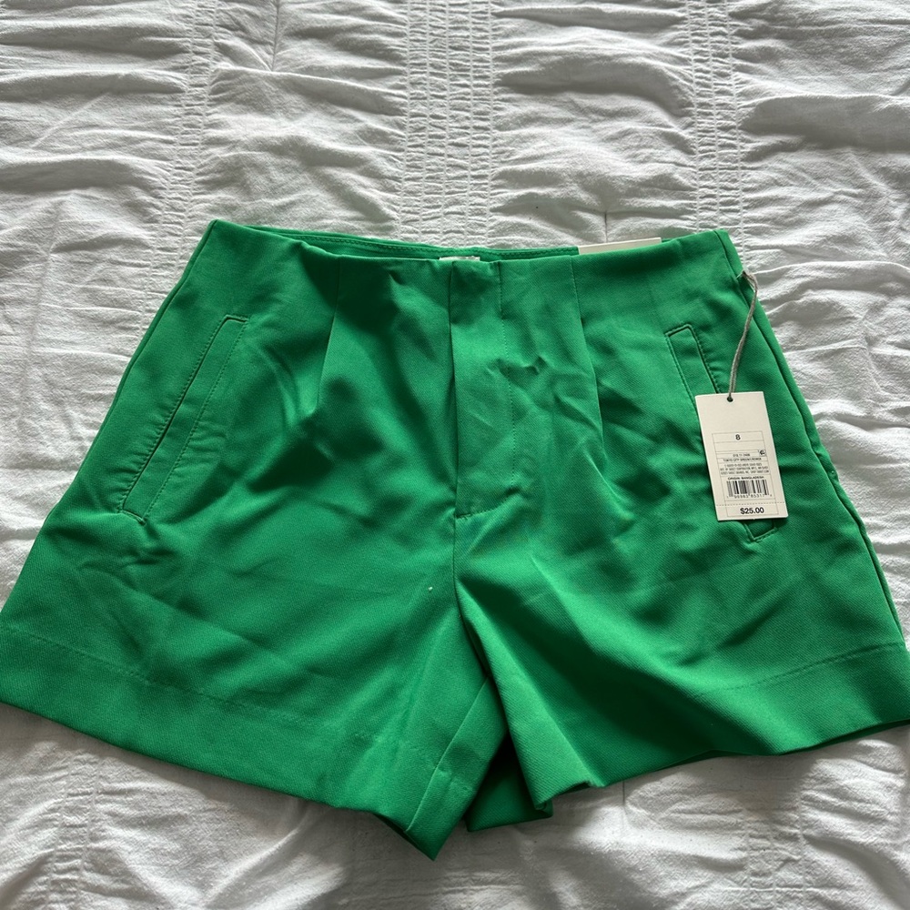 Green target shorts